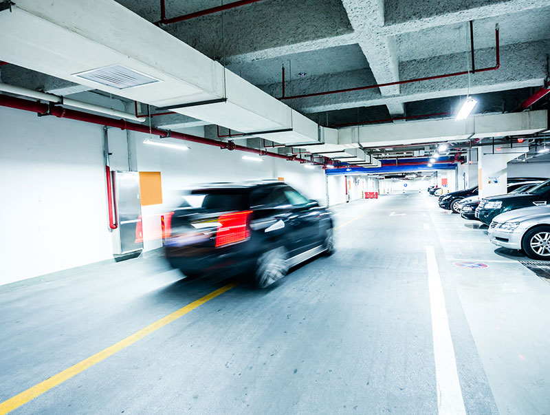 Parken? Kein Problem in unserer hauseigenen Tiefgarage im artHOTEL Magdeburg, Ihrem Hotel in Magdeburg